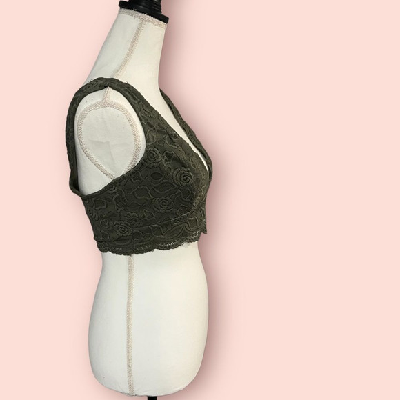 Bebe lined lace bralette top size M EUC - Picture 6 of 7